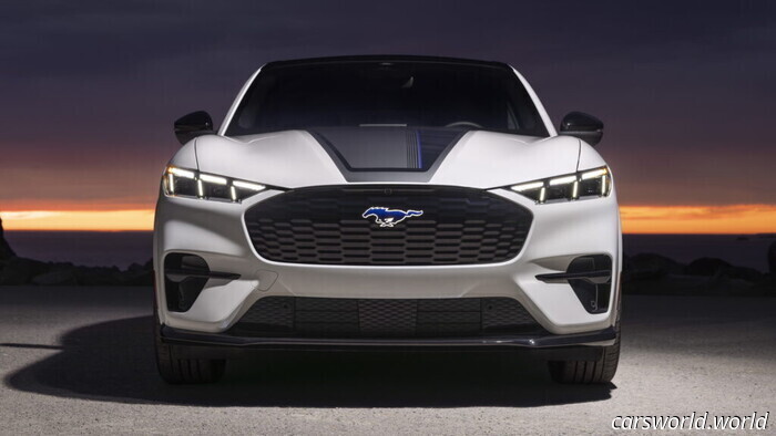 У Bronco только что был лучший год в истории, и Jeep, вероятно, должен начать беспокоиться | Carscoops